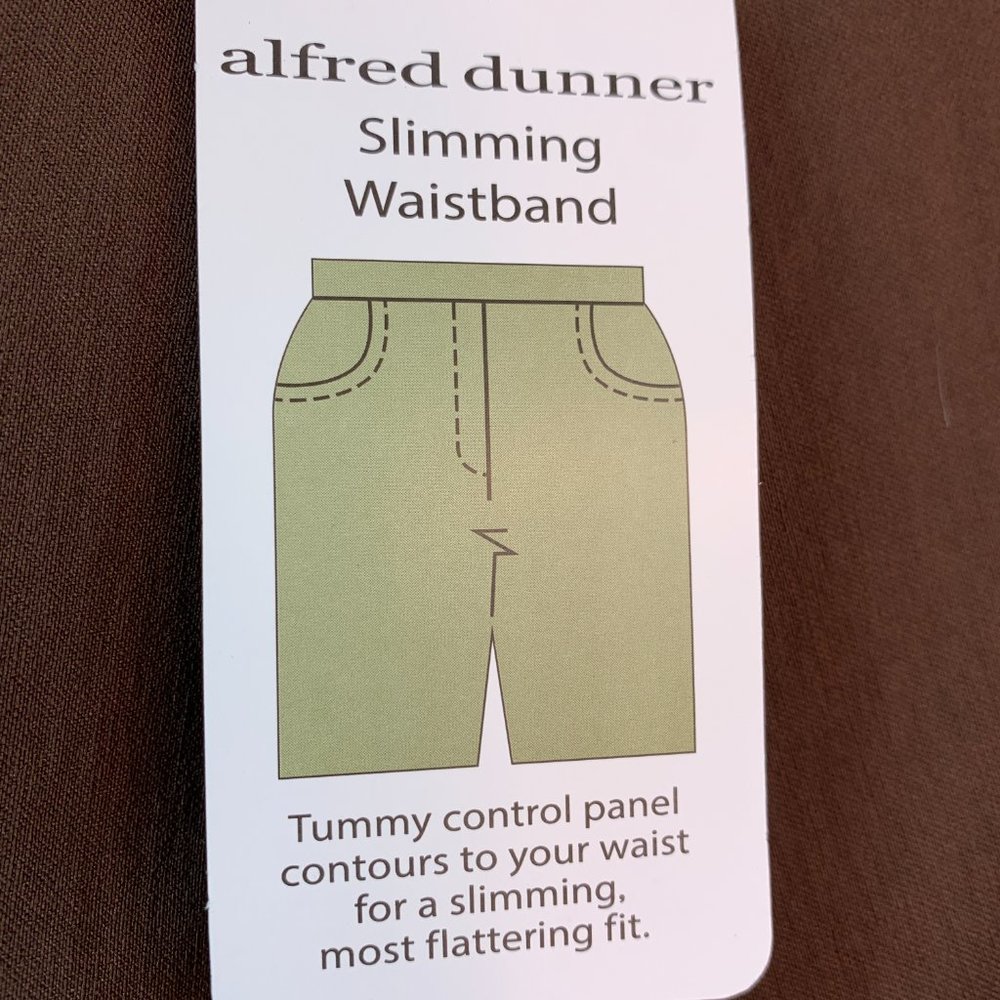 Alfred Dunner Women's Brown Classics Allure Pull On Slim Leg Pants Size 16 NWT - Picture 3 of 11